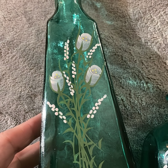 Blue art glass triangular painted flower vases - Picture 3 of 9